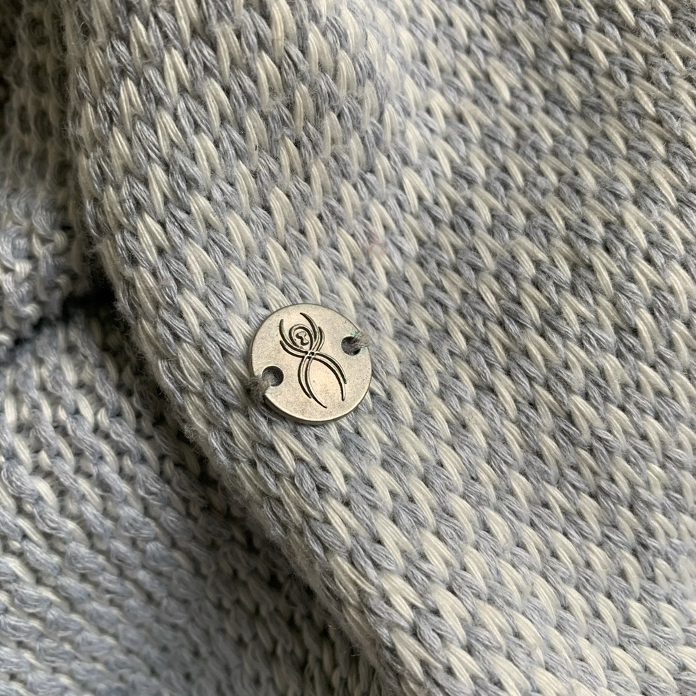 Spyder, grey and white knitted infinity scarf - Picture 4 of 8